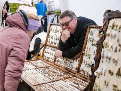 MĀTES DIENAS SVĒTKU TIRGUS